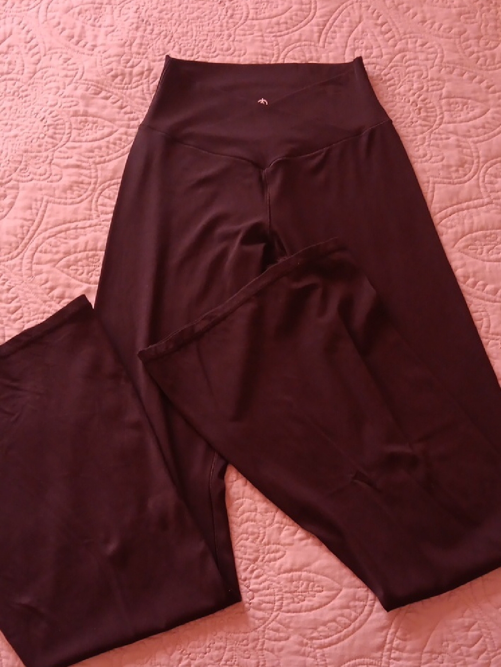 Black High-Waist Yoga Pants with Small Center Logo